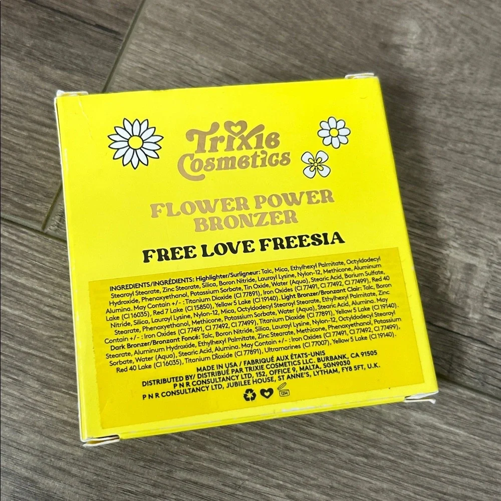 Trixie Cosmetics Flower Power Bronzer‎ Free Love Freesia
